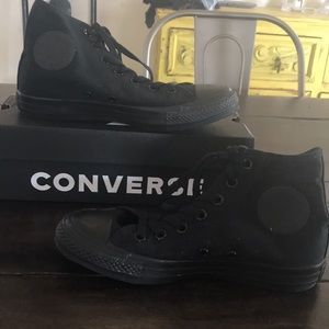 Black monochrome converse all stars